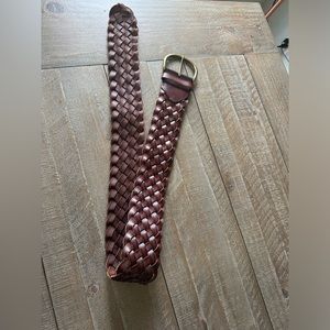 Madewell Brown leather braided belt.